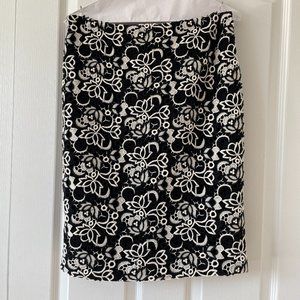 TALBOTS Skirt Lace Crocheted Floral Size 6 - BNWT